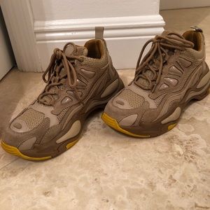 Sandro Astro Sneakers. Size 8